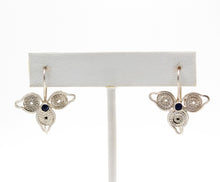Charger l'image dans la galerie, Boucles d'oreilles - Fleurs bleutées