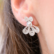 Load image into Gallery viewer, Earrings - Playing with feathers
