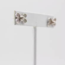 Load image into Gallery viewer, Earrings - Little bow
