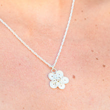 Load image into Gallery viewer, Necklace - Double blossom
