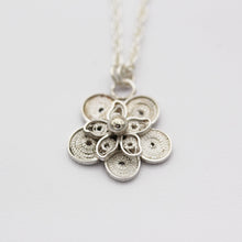 Load image into Gallery viewer, Necklace - Double blossom
